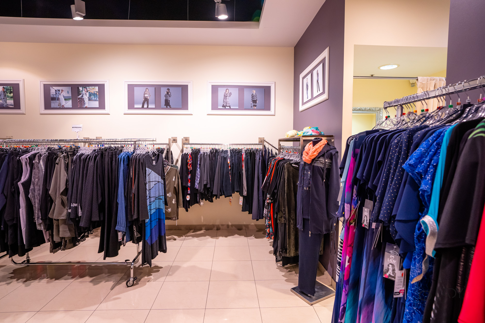 Boutiquen XL Damenbekleidung in großen Größen Umstandsmode Rzeszów Polen